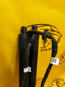 KOMPLET SIŁOWNIKI ELEKTRYCZNE TELESKOPY KLAPY TYŁ BAGAŻNIKA PEUGEOT 3008 II