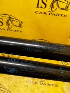 KOMPLET SIŁOWNIKI KLAPY BAGAŻNIKA DACIA SANDERO STEPWAY III 2023R