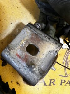 ZAWIASY DRZWI LEWY PRZÓD PEUGEOT 508 I RXH LIFT