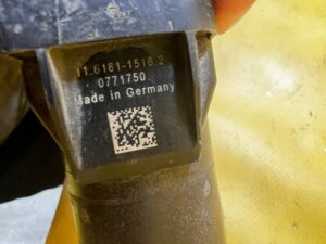 SILNICZEK SIŁOWNIK HAMULCA RĘCZNEGO PRAWY VW TOUAREG 7P PORSCHE CAYENNE 7P