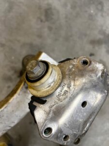 BELKA POD CHŁODNICE KŁY STREFY PEUGEOT 508 I LIFT