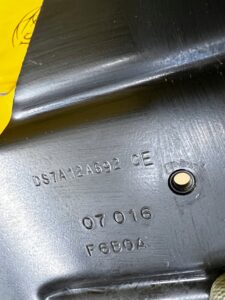 MOCOWANIE UCHWYT WSPORNIK KOMPUTERA FORD FUSION LIFT USA