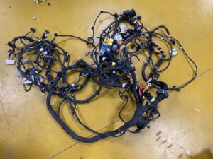 WIĄZKA INSTALACJA BEZPIECZNIKI INFINITI Q30 2.2 D