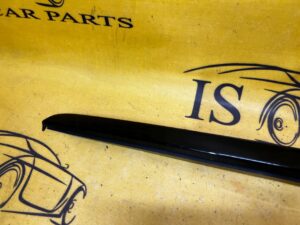 LEWA LISTWA SZYBY CZOŁOWEJ PEUGEOT 3008 II 5008 II