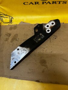 WSPORNIK PASA PRZÓD LEWY MERCEDES W213