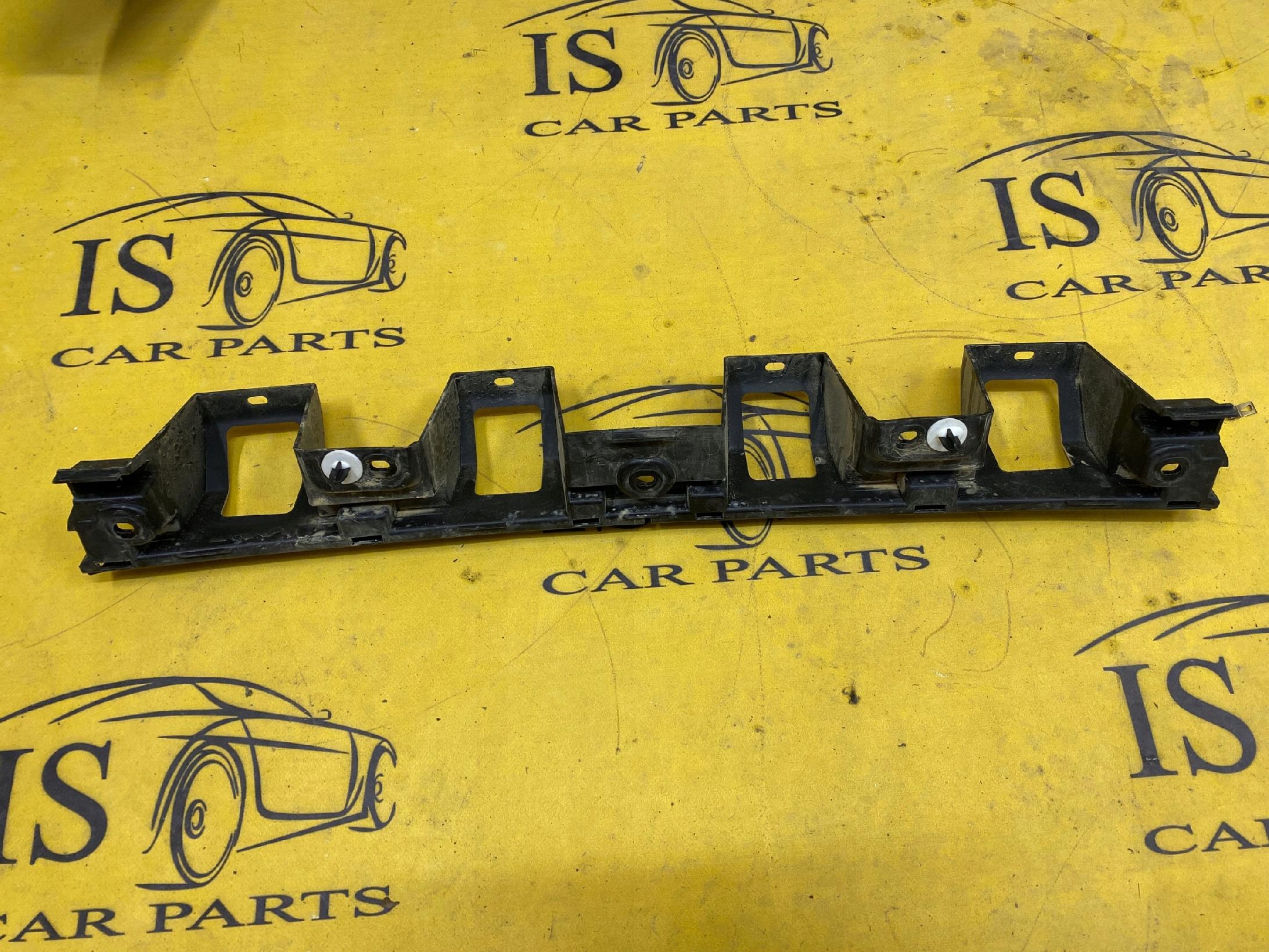 MOCOWANIE ŚLIZG ZDERZAKA TYŁ FORD FIESTA MK8