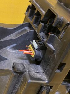 SKRZYNKA BEZPIECZNIKÓW PLUS MERCEDES W257