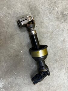 KRZYŻAK KOLUMNY KIEROWNICZEJ LEXUS RX 450H III 3 AL10