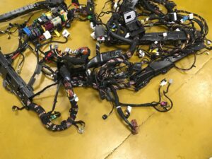 WIĄZKA INSTALACJA BEZPIECZNIKI KABINY INFINITI Q30