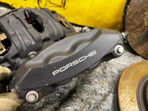 HAMULCE KOMPLET ZACISKI TARCZE KLOCKI PRZÓD + TYŁ PORSCHE CAYENNE 9Y 9Y3