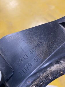 LEWY TYŁ OSŁONA LISTWA ŚLIZG ZDERZAKA INFINITI Q50