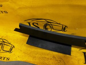 USZCZELKA LISTWA BŁOTNIKA PRZÓD PRAWY PRAWA LAND ROVER DISCOVERY 5 V L462