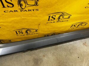 BMW SERIA 1 F40 LISTWA NAKŁADKA PROGOWA PRAWA B39