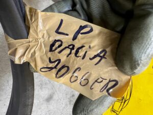 USZCZELKA DRZWI PRZÓD PRZEDNICH LEWA PRAWA DACIA JOGGER