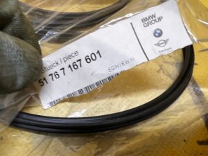USZCZELKA LISTWY RAMY DACHU LEWA BMW 3 E92 COUPE NOWA OEM