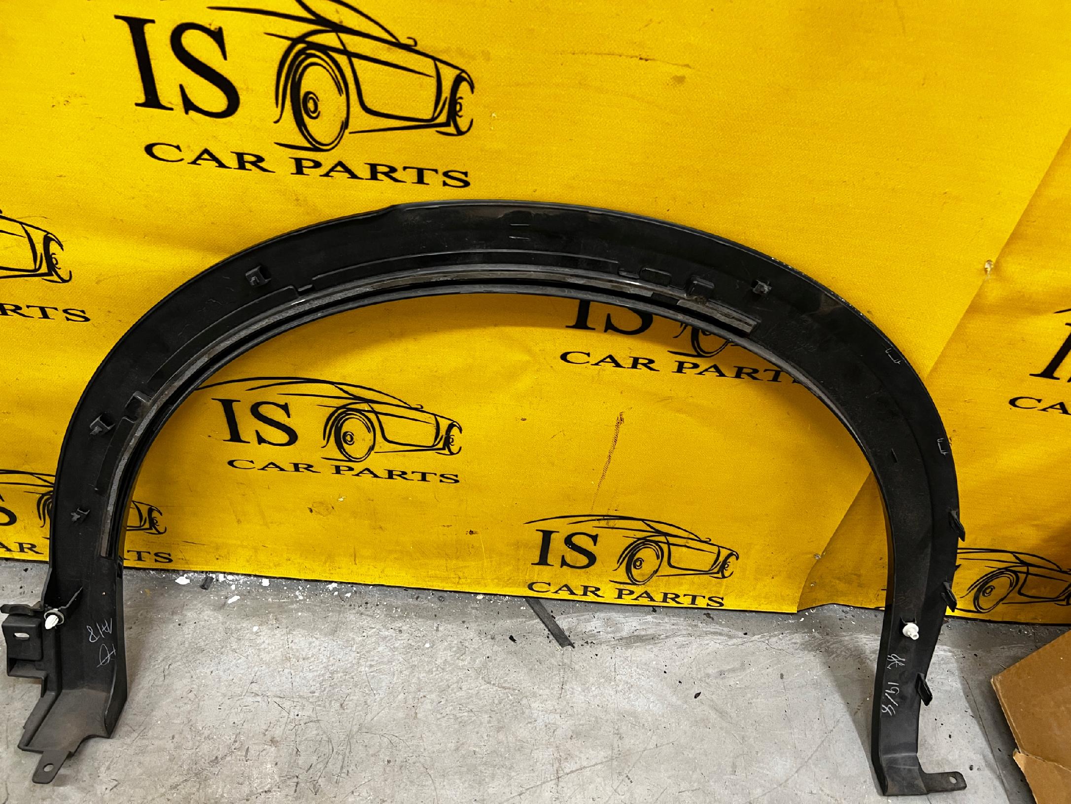 PRAWA LISTWA BŁOTNIKA SIERP TYŁ INFINITI Q30