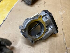 PRZEPUSTNICA FORD MUSTANG VI 3.7 V6