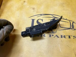 OGRANICZNIK DRZWI PRZESUWNYCH DOLNY PRAWY DACIA DOKKER