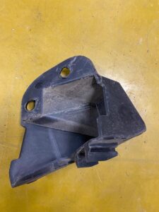 ŚLIZG MOCOWANIE ZDERZAKA PRAWY TYŁ FORD FIESTA MK8