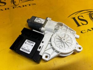 SILNICZEK SILNIK SZYBY PRZÓD PRAWY AUDI TT 8J