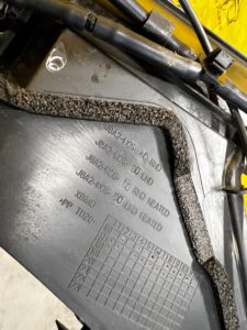 PODSZYBIE RANGE ROVER VELAR L560