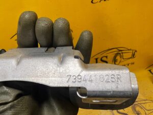 MOCOWANIE UCHWYTU PODSUFITKI RENAULT MEGANE IV