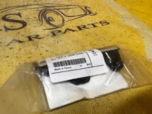 MOCOWANIE LISTWY OZDOBNEJ SŁUPKA TYŁ D PRAWE MINI F55 NOWE OEM