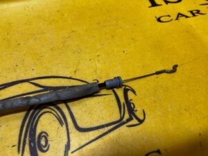 DOCIĄG ZAMEK SIŁOWNIK KLAPY BAGAŻNIK RR VOGUE L405