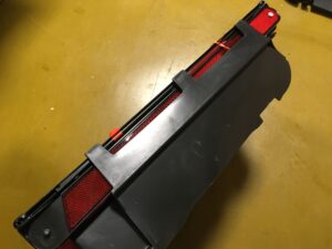 ZESTAW NAPRAWCZY BAGAŻNIKA MERCEDES INFINITI Q30