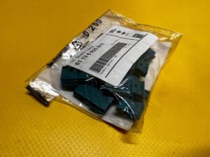 10 X KOSTKA OBUDOWA GNIAZDA 4 PIN 4PIN BMW NOWA OEM