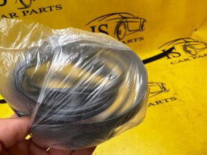 LISTWA SZYBY CZOŁOWEJ PRZÓD PRAWA PRAWY BMW X5 E70 E70 LIFT NOWA OEM