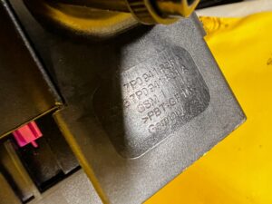 SKRZYNKA BEZPIECZNIKÓW BEZPIECZNIKI PORSCHE CAYENNE 7P5 7P0