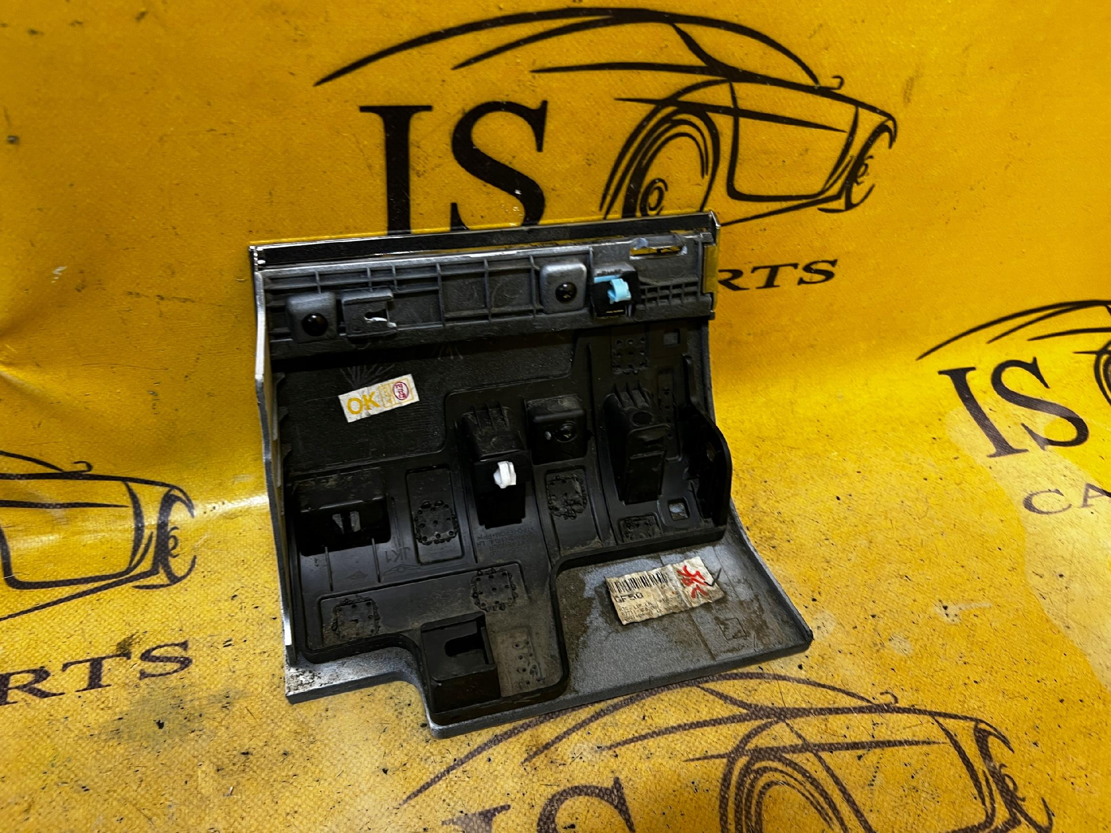 LEWA LISTWA CHROM BŁOTNIKA OSŁONA PROGU GENESIS GV70