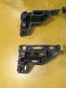 ŚLIZG TYLNY LEWY TYŁ PEUGEOT 3008 II P84 17R->