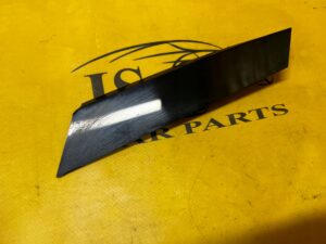 OSŁONA LISTWA SŁUPKA D TYŁ PRAWY PRAWA LAND ROVER DISCOVERY 5 V L462