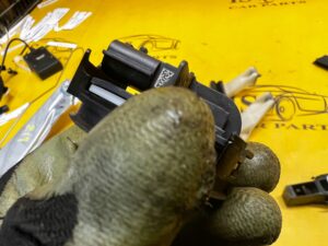 CZUJNIK UDERZENIA UDERZENIOWY DACIA SANDERO III