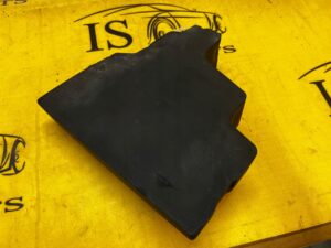 WYGŁUSZENIE PIANKA BŁOTNIKA LEWE LEWA RANGE ROVER VELAR L560