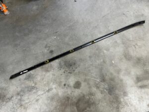 LISTWA DACHOWA LEWA RANGE ROVER VELAR L560