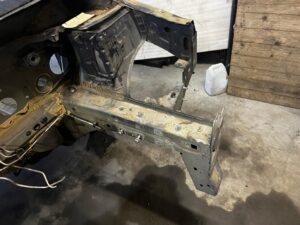 ĆWIARTKA PODŁUŻNICA SŁUPEK PRÓG LEWY PRZÓD RENAULT CAPTUR I 1