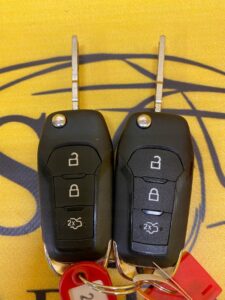 KLUCZYKI PILOT ORYGINALNY KLUCZ FORD FIESTA MK8