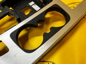 DEKOR RAMKA TUNELU ŚRODKOWEGO AUDI Q7 SQ7 4M0