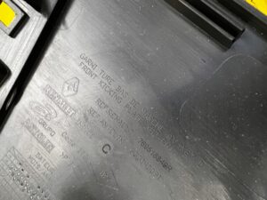 LISTWA OSŁONA POSZYCIE PROGU PRZÓD PRAWA PRAWE RENAULT CAPTUR I PRZEDLIFT