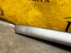 LISTWA SZYBY PRZÓD ZGARNIAJĄCA WODĘ LEWA CITROEN C4 GRAND PICASSO II