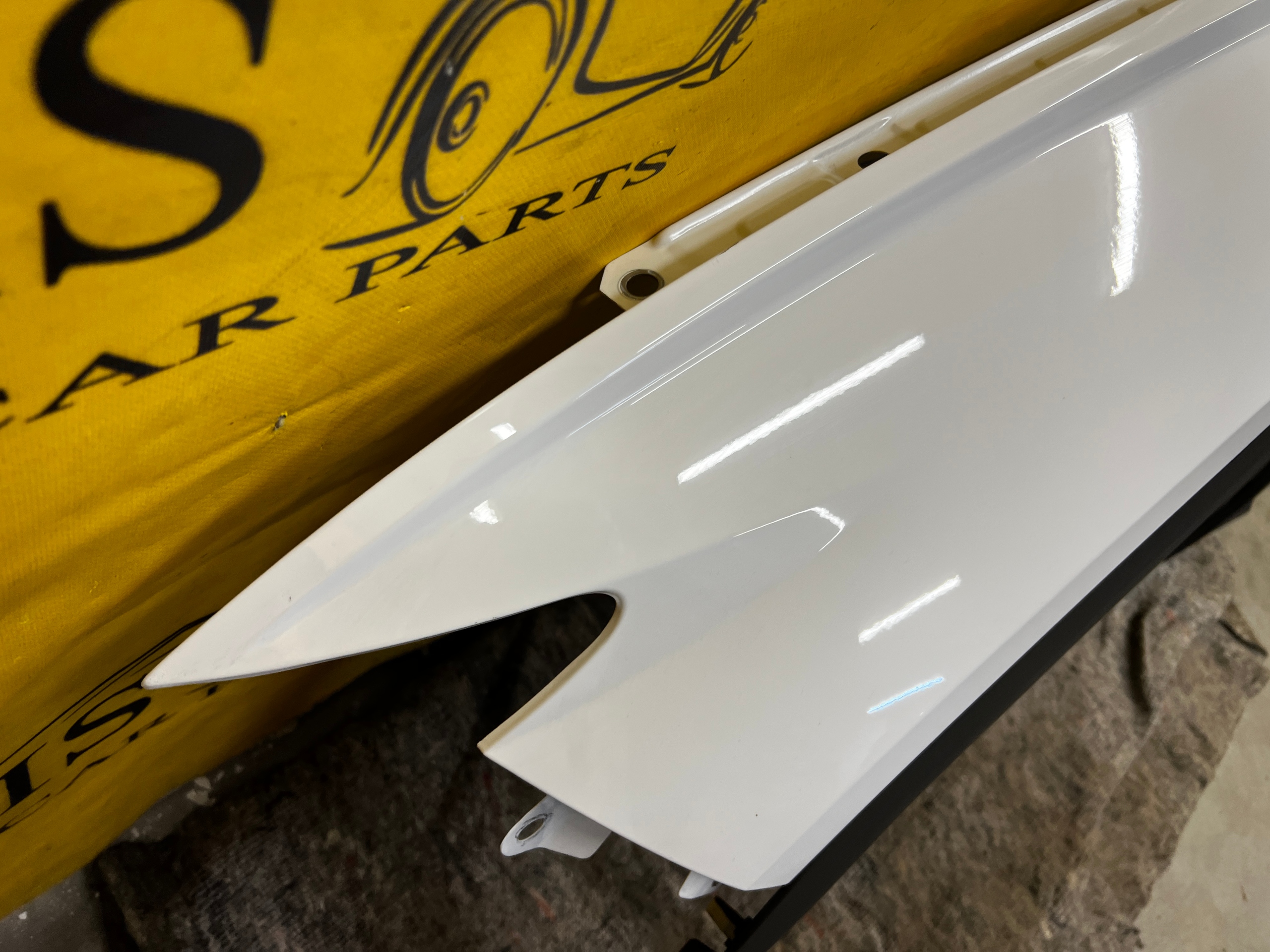 BŁOTNIK LISTWA SIERP LEWY PRZÓD HYUNDAI TUCSON IV KOLOR PYW