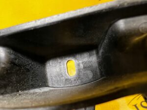 ŚLIZG UCHWYT MOCOWANIE ZDERZAKA LEWY TYŁ AUDI A8 D4