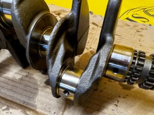 WAŁ KORBOWY SILNIKA DACIA DUSTER II 1.0 TCE LPG H4D F480 2718R GFGH DKKH