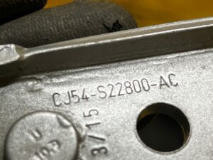 ZAWIAS DRZWI PRAWY GÓRNY PRZÓD FORD KUGA MK2