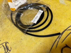 USZCZELKA LISTWY RAMY DACHU LEWA BMW 3 E92 COUPE NOWA OEM