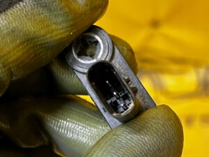 CZUJNIK POŁOŻENIA WAŁU BMW F40 F48 B38 8644376