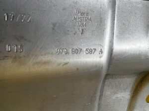 OSŁONA TERMICZNA BLACHA MOCUJĄCA PORSCHE CAYENNE COUPE 9Y3 9Y0